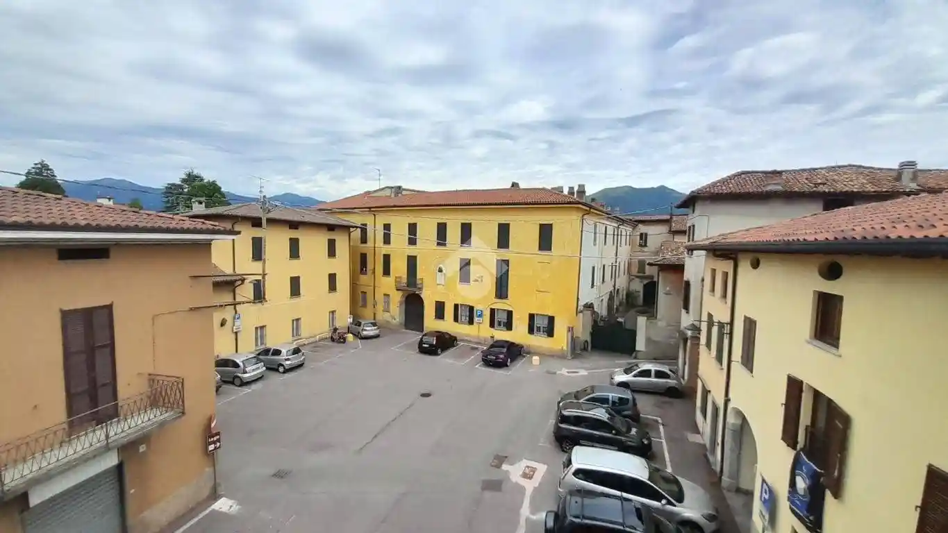 Appartamento in vendita a Rogeno