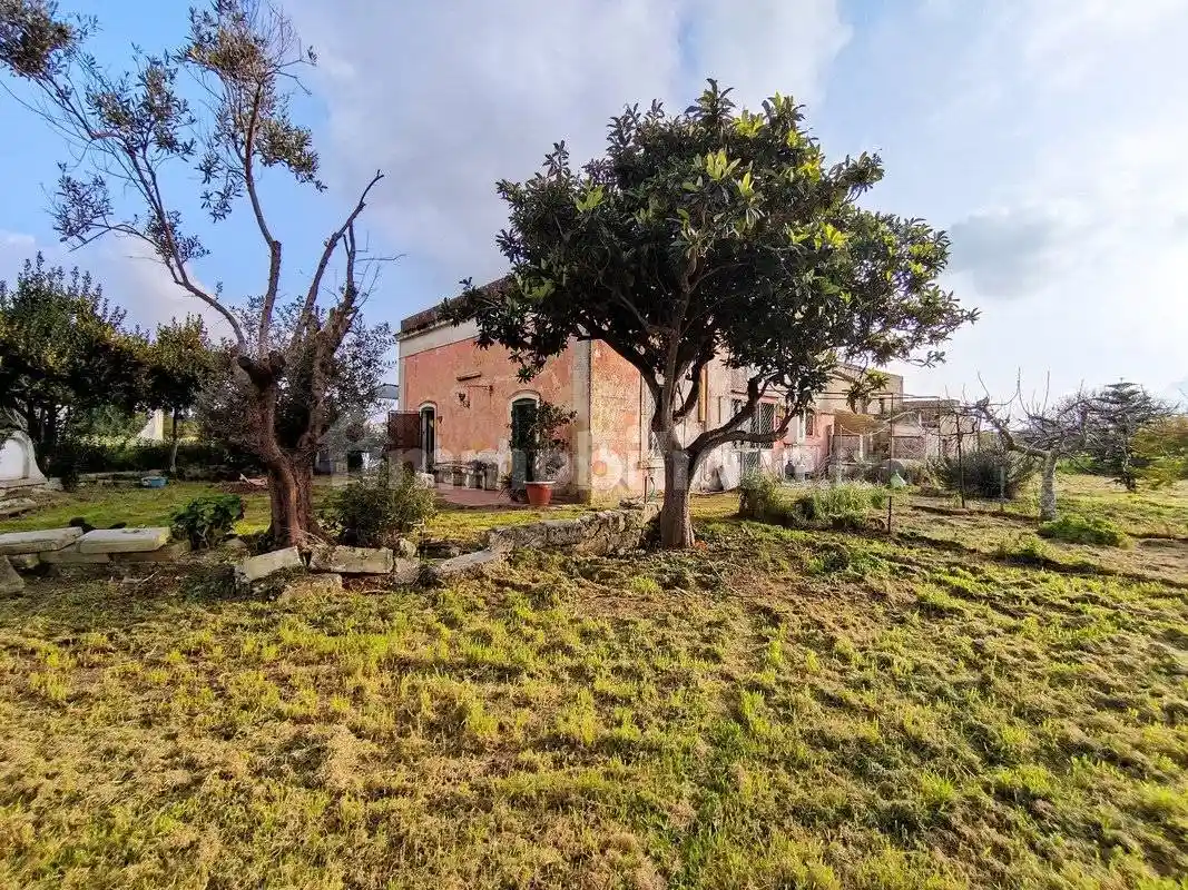Rustico - Casale in vendita a Lequile