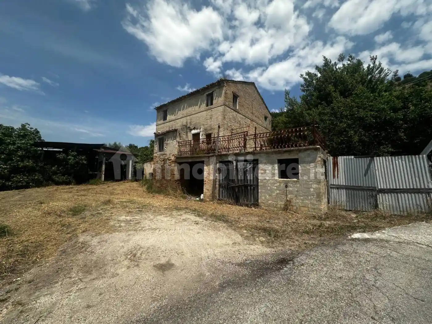 Rustico - Casale in vendita a Fermo