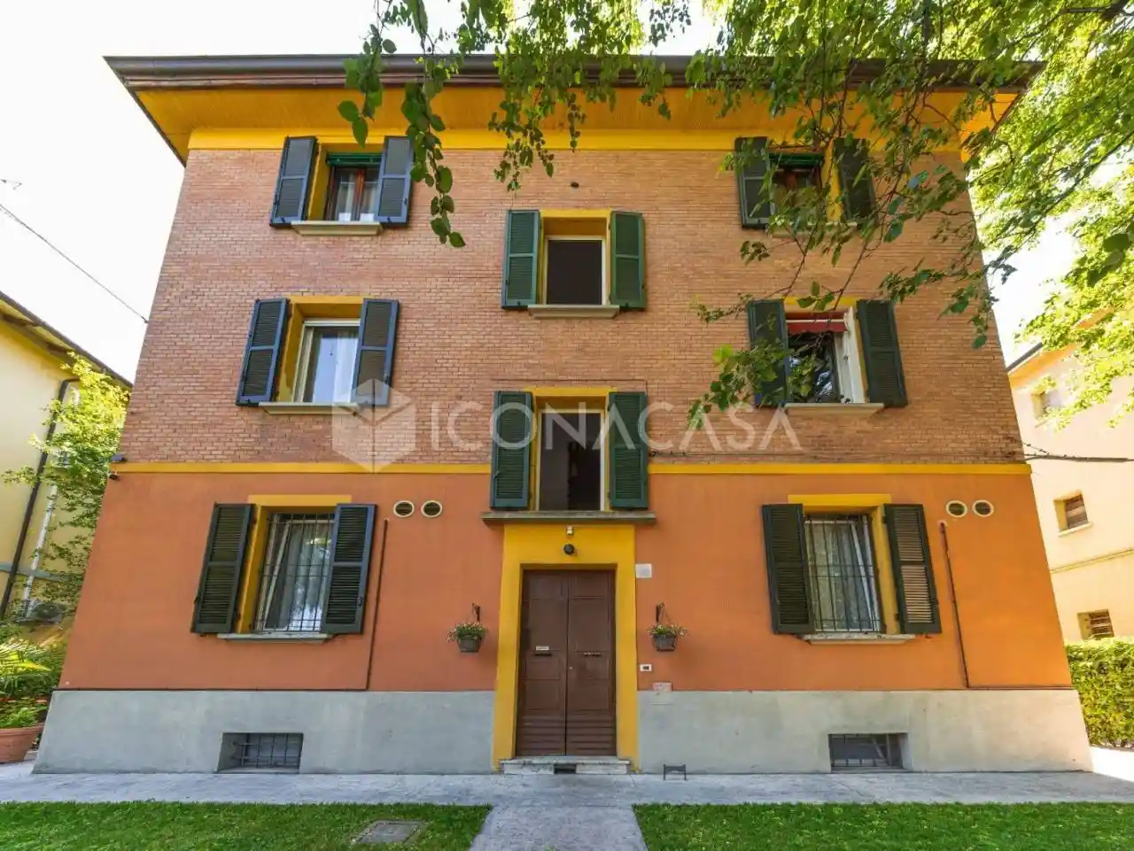 Palazzo - Edificio in vendita a Bologna