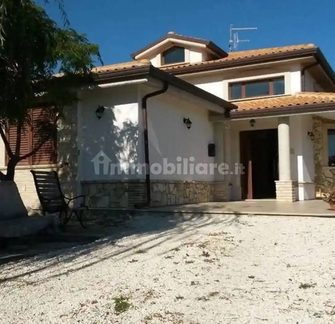Villa in vendita a Nocciano