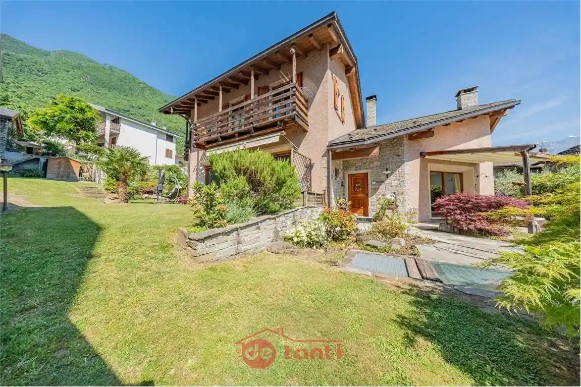 Casa indipendente in vendita a Samolaco