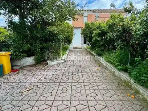 Villa in vendita a Nettuno