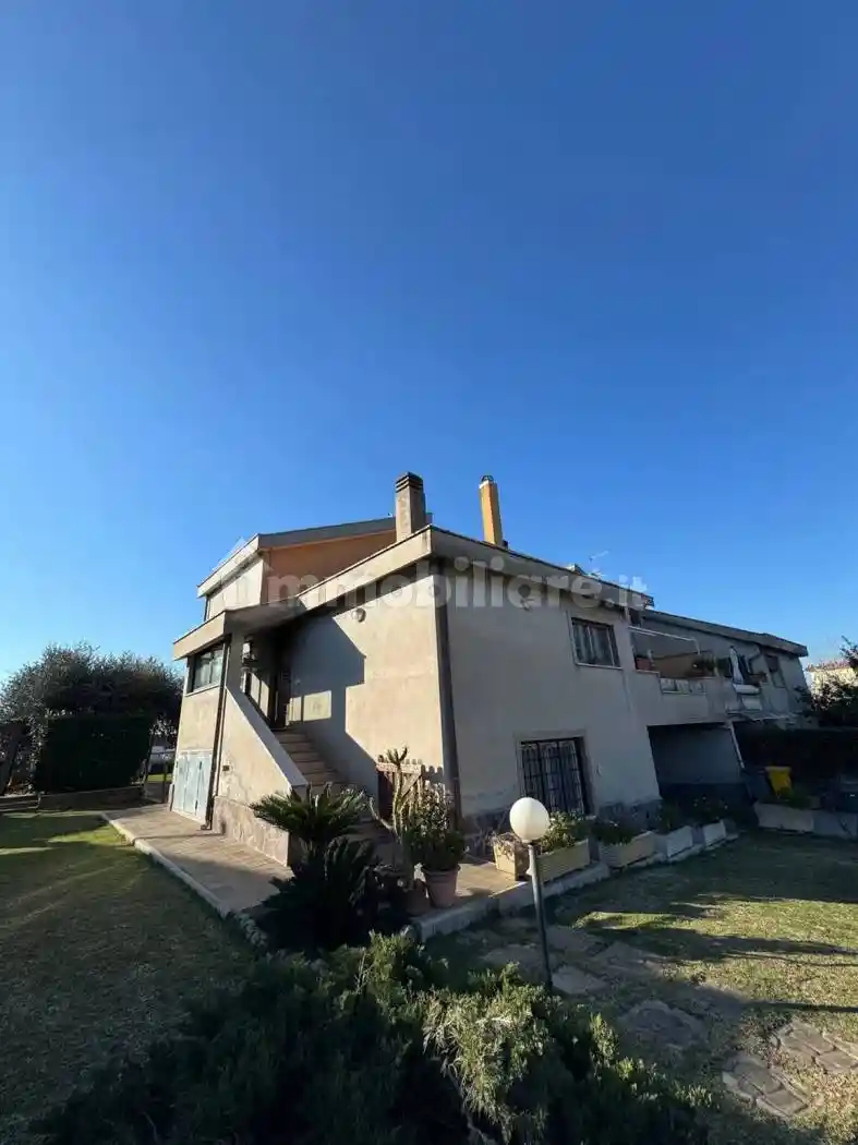 Villa in vendita a Nettuno