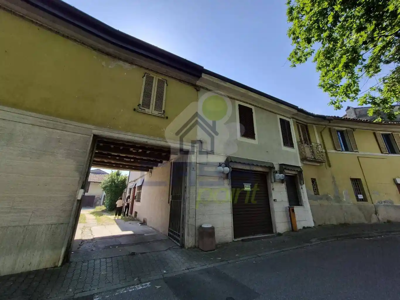 Palazzo - Edificio in vendita a Sesto ed Uniti