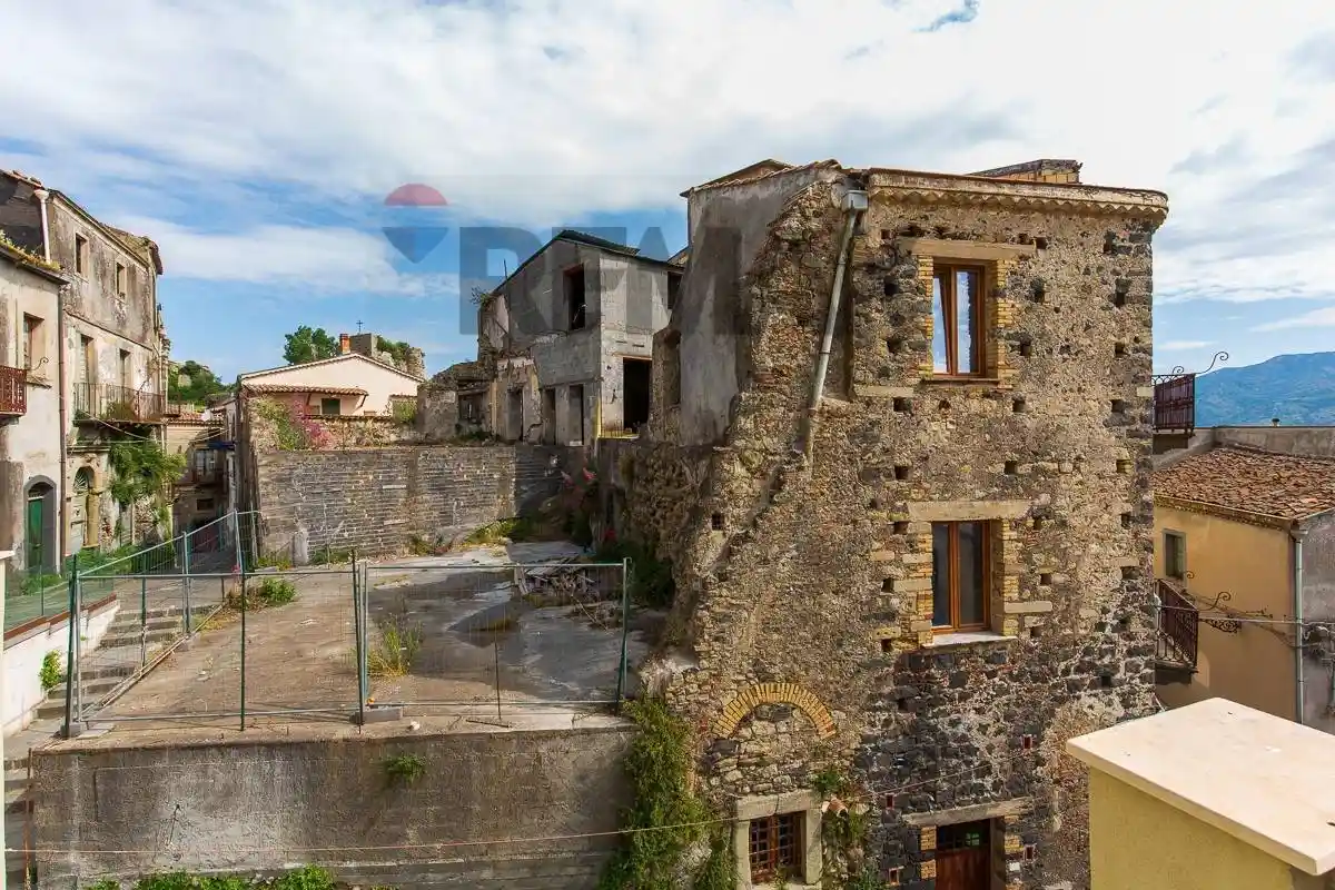 Casa indipendente in vendita a Castiglione di Sicilia