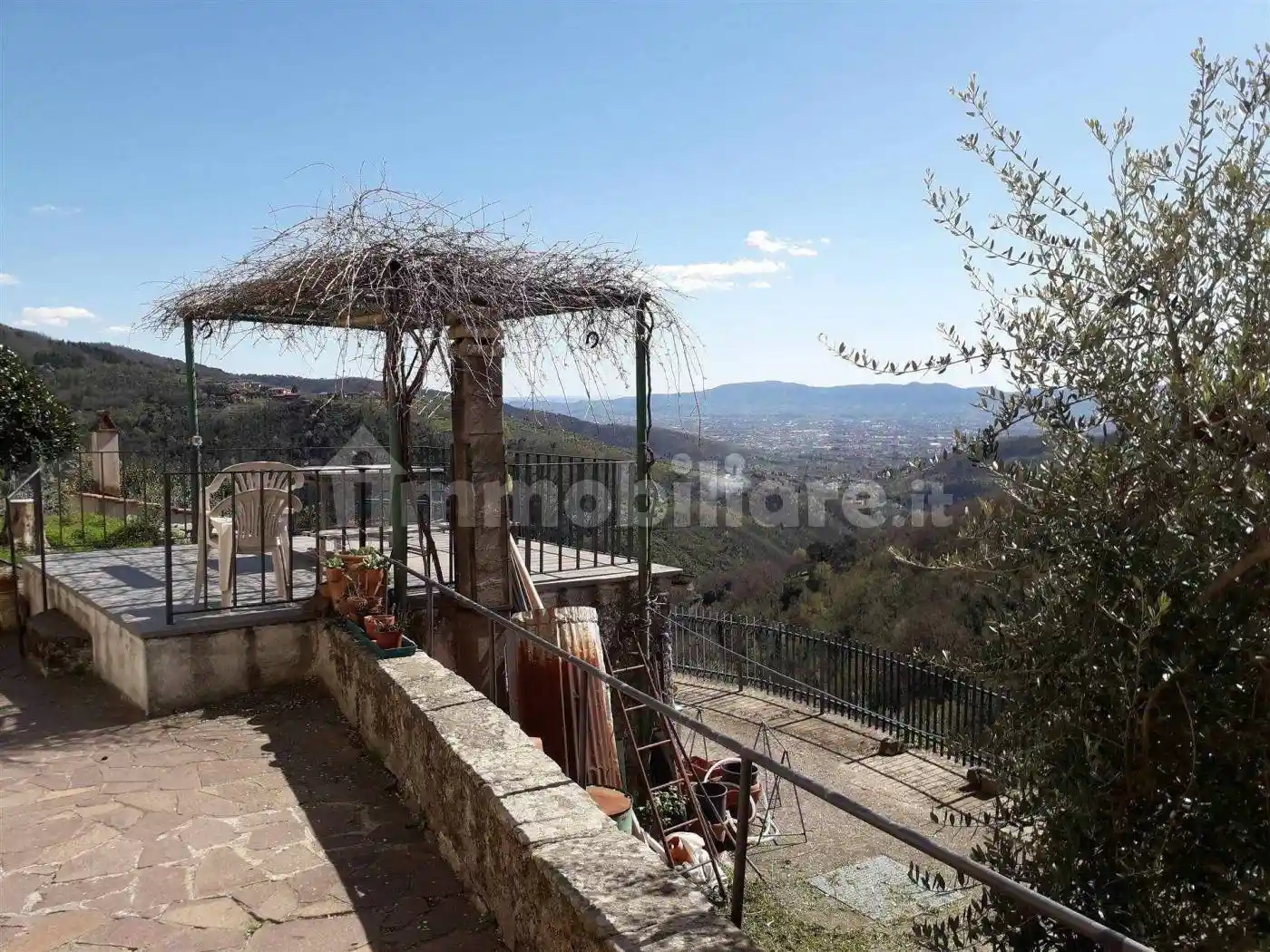 Casa indipendente in vendita a Pistoia