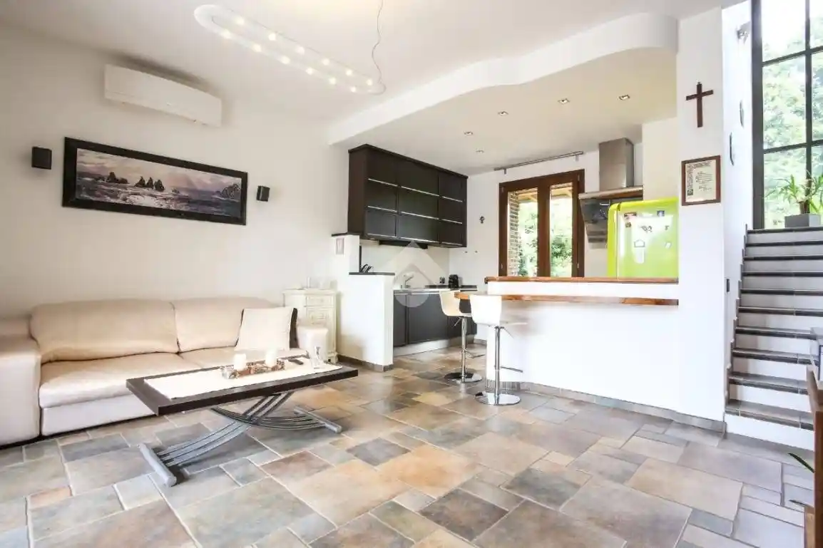 Villa in vendita a Calderara di Reno