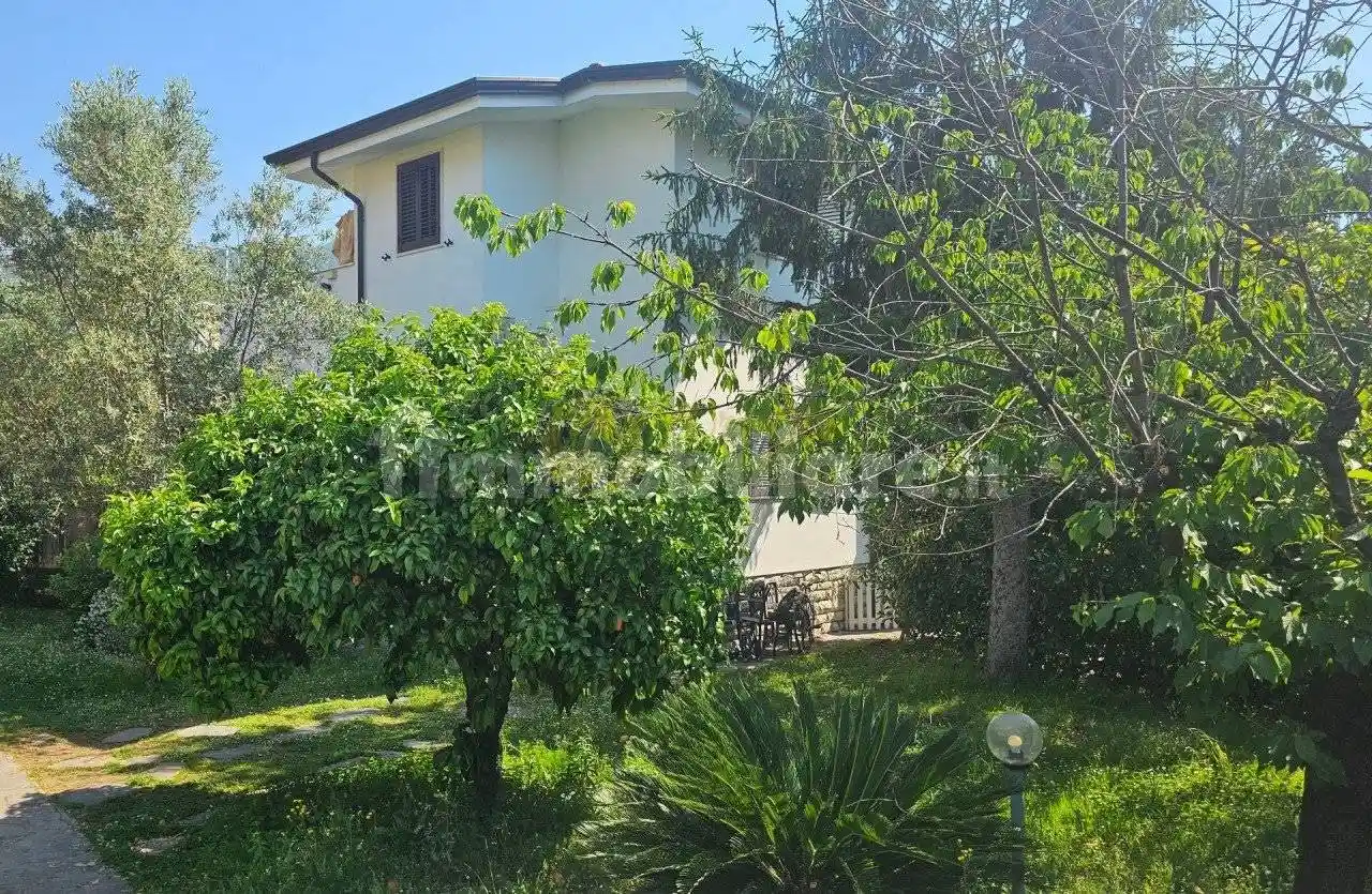 Villa in vendita a Pietrasanta