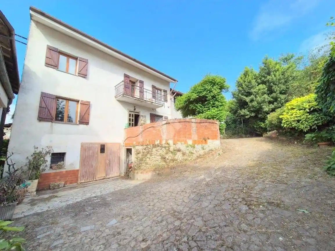 Casa indipendente in vendita a Trisobbio