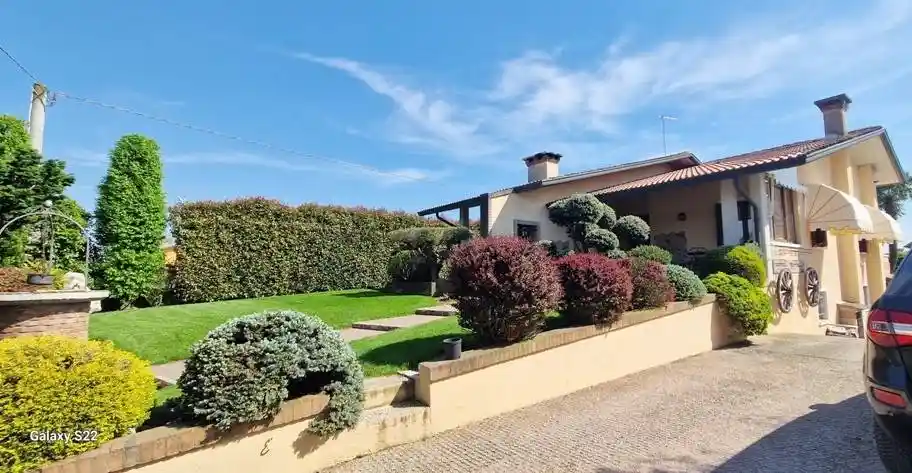 Villa in vendita a Tezze sul Brenta