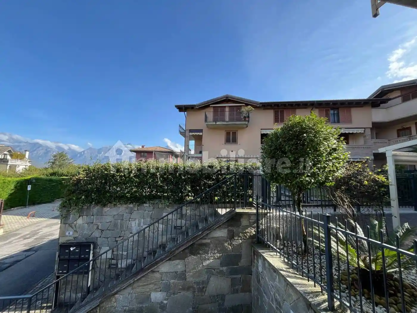 Appartamento in affitto a Colico