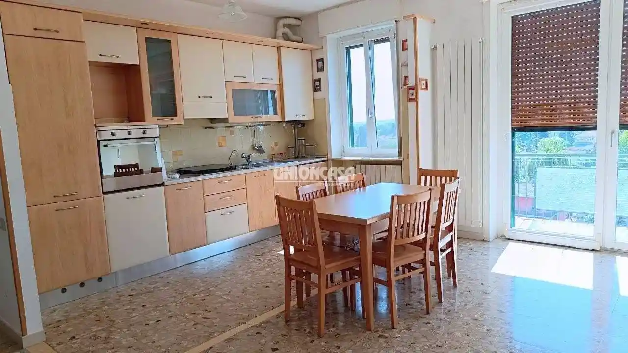 Appartamento in affitto a Vedano Olona