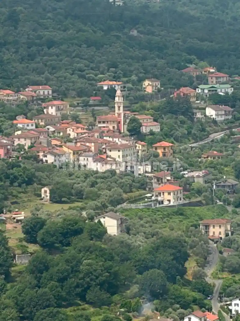 Appartamento in vendita a Vezzano Ligure