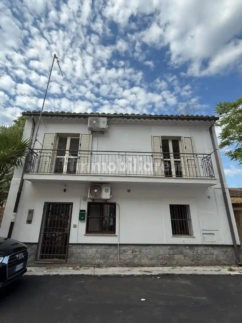 Casa indipendente in affitto a Siderno