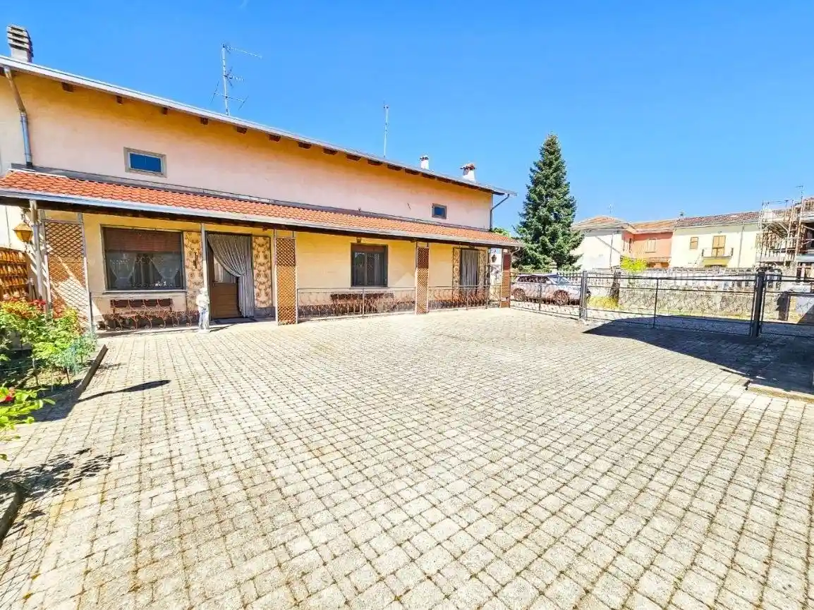 Casa indipendente in vendita a Alessandria
