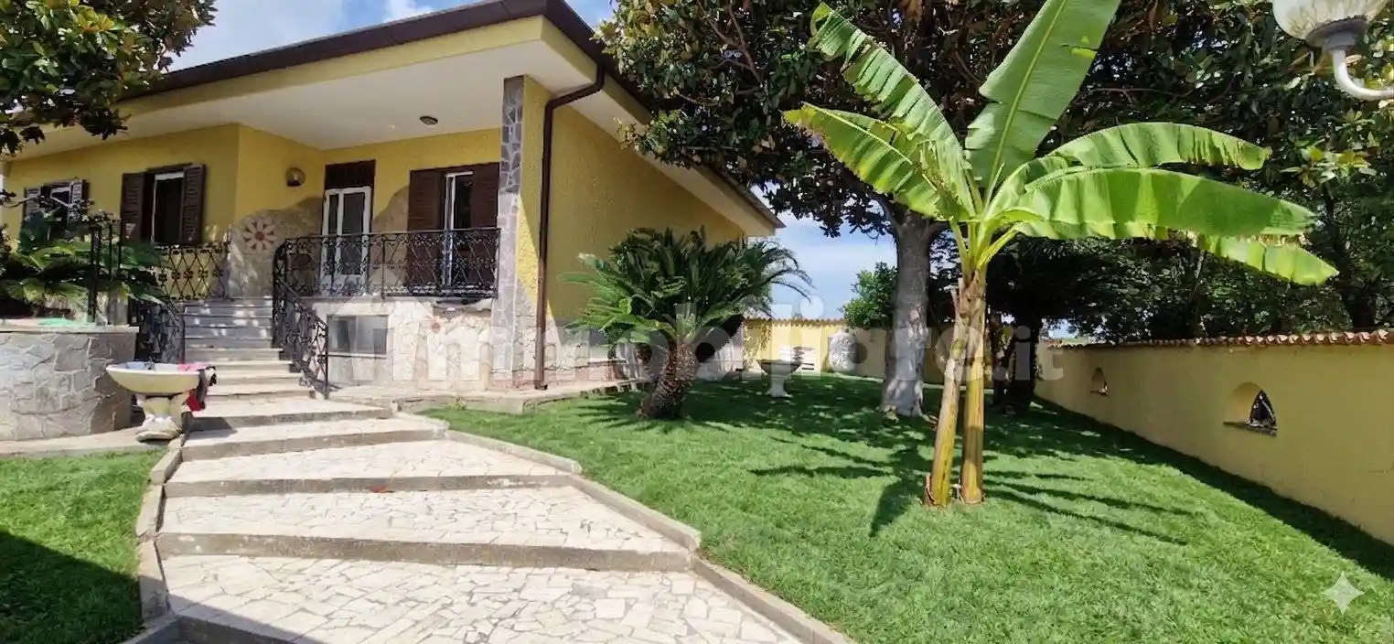 Villa in vendita a Latina
