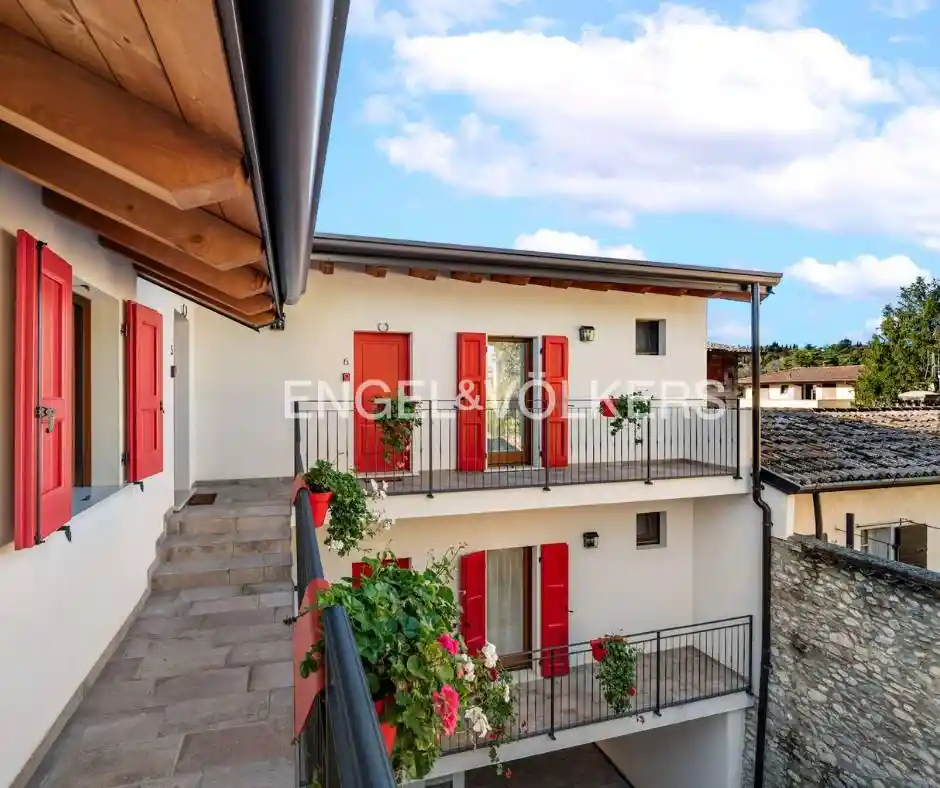 Casa indipendente in vendita a San Felice del Benaco