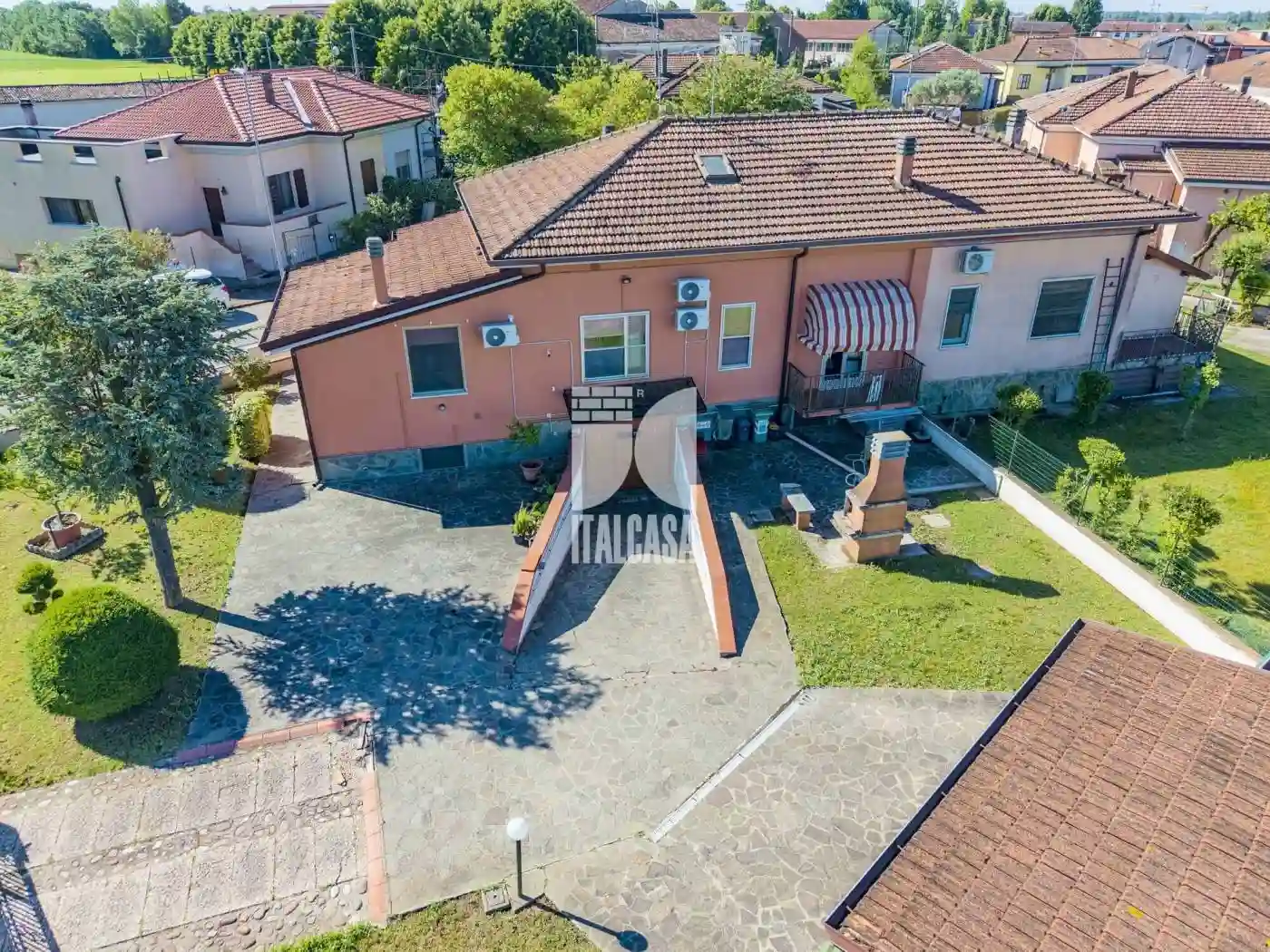 Villa - foto 2