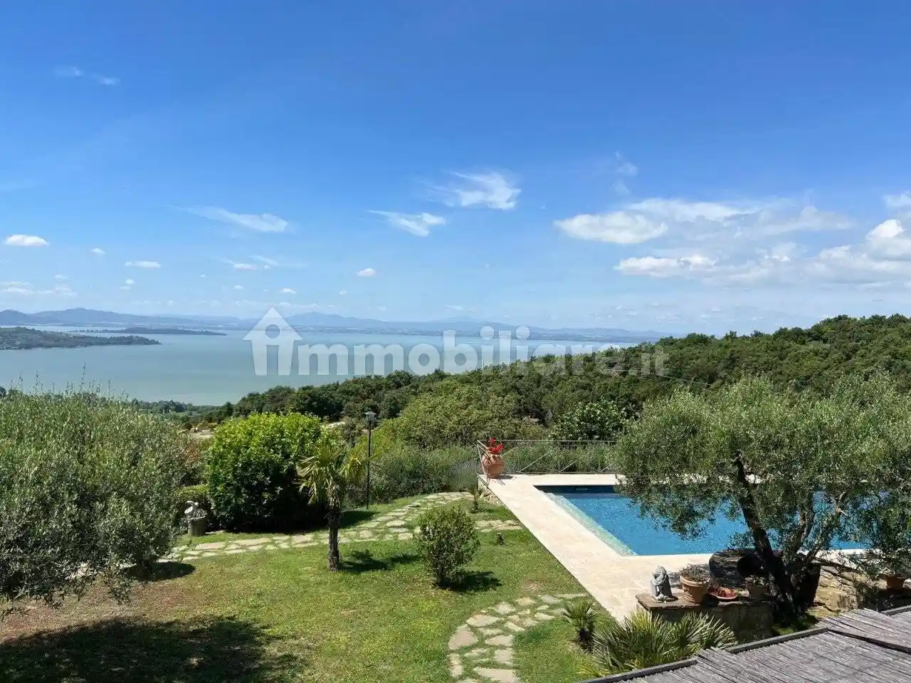 Villa in vendita a Passignano sul Trasimeno