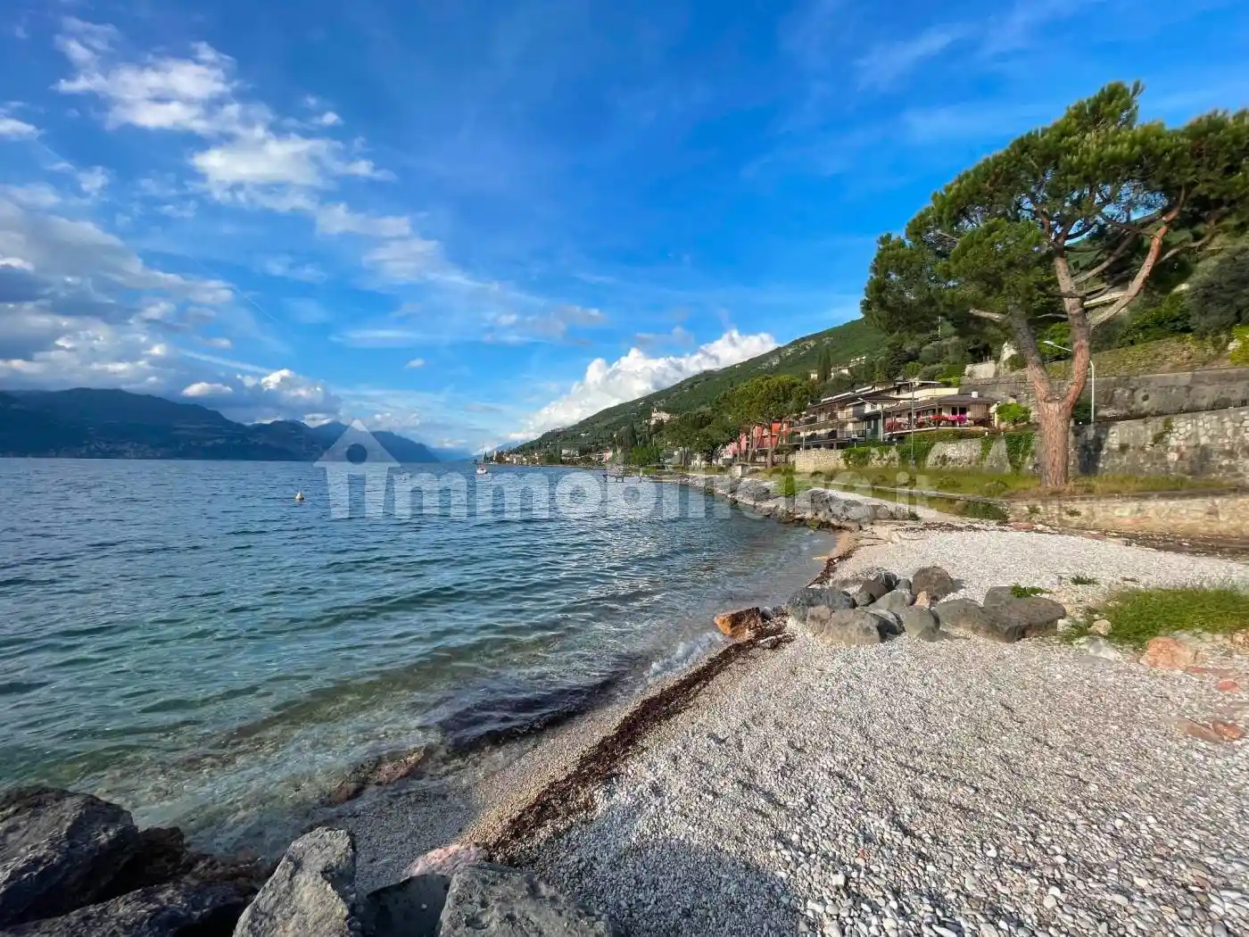 Appartamento in vendita a Torri del Benaco