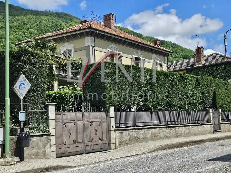 Villa in vendita a Pinasca