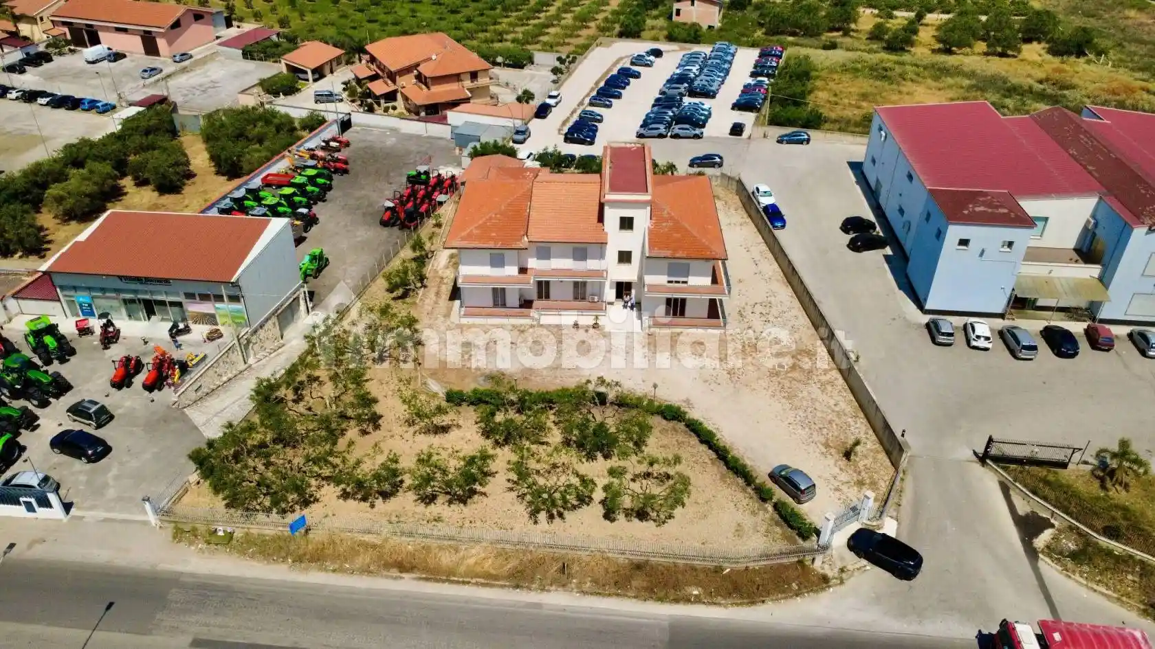 Palazzo - Edificio in affitto a Partinico
