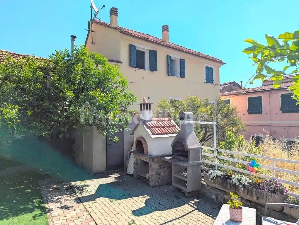 Villa in vendita a Diano Arentino