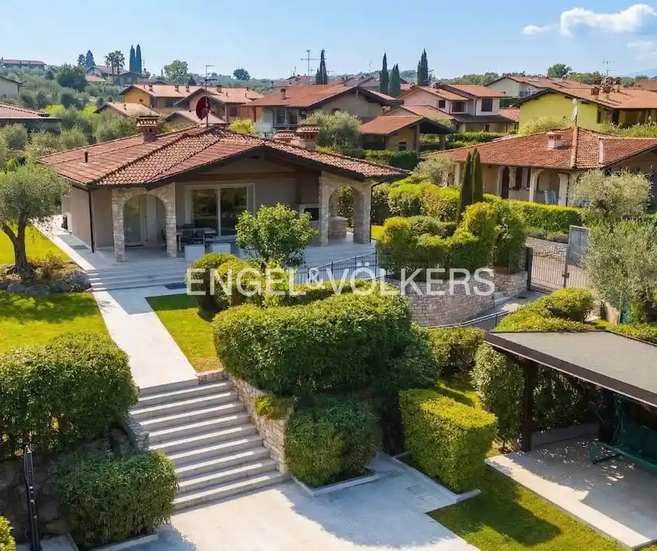 Villa in vendita a Manerba del Garda