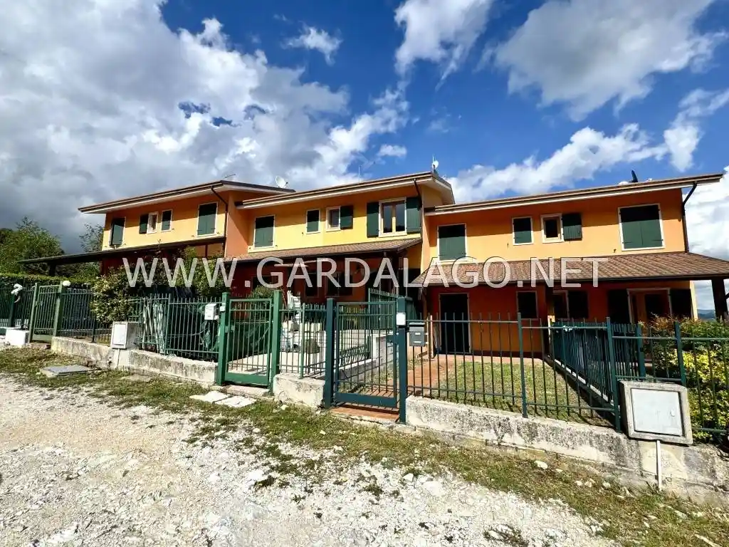 Villetta a schiera in vendita a Ferrara di Monte Baldo