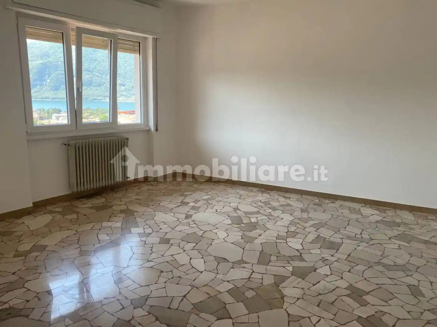 Appartamento in affitto a Mandello del Lario