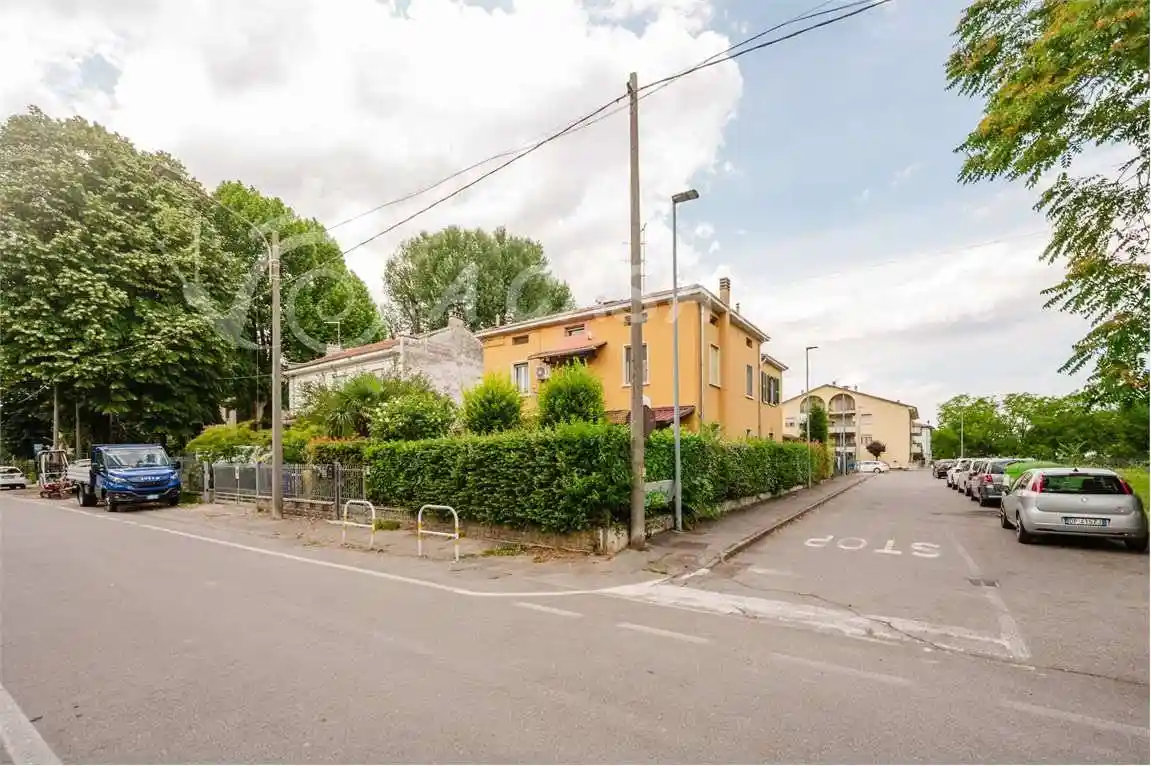 Villa in vendita a Parma