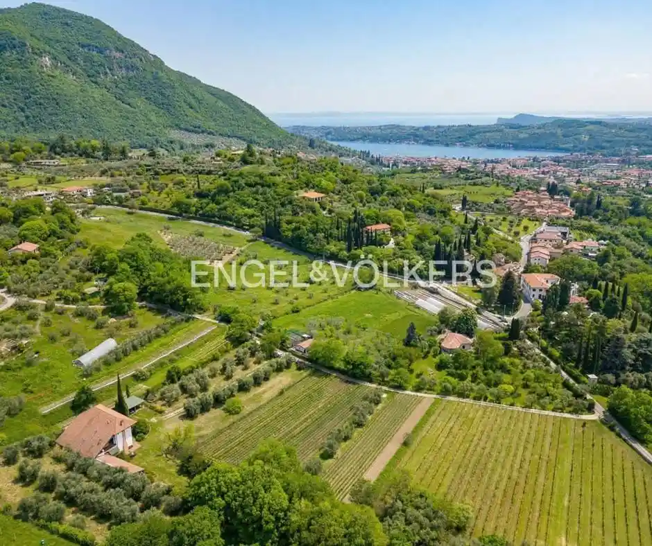 Villa in vendita a Roè Volciano