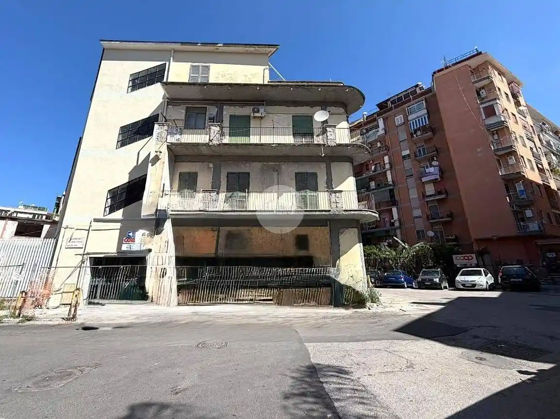 Appartamento in vendita a Napoli
