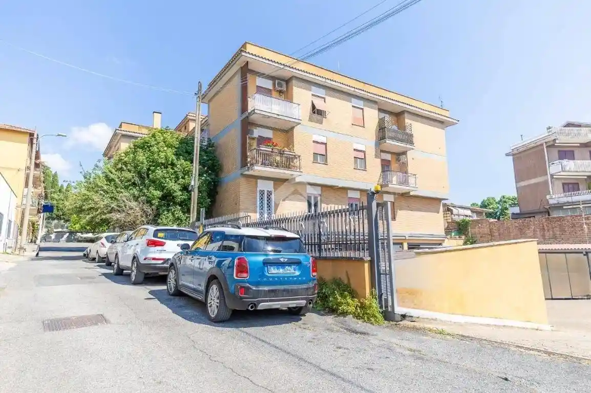 Appartamento in vendita a Ariccia