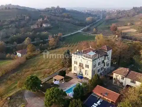Villa in vendita a Valenza