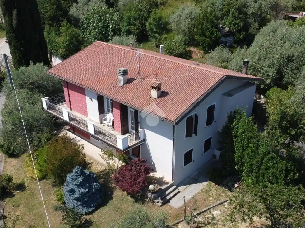 Villa in vendita a Nave