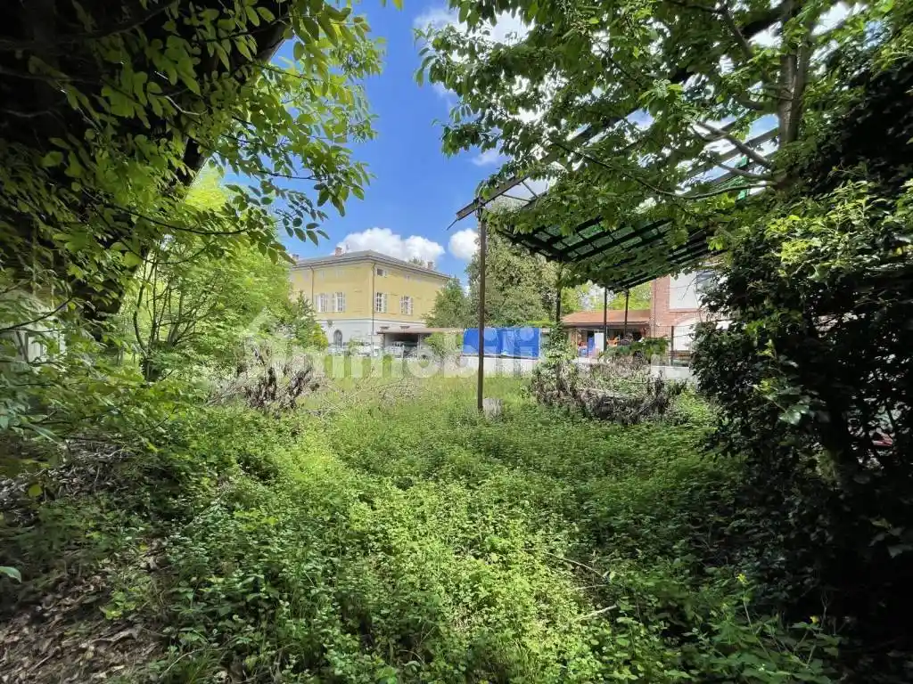 Rustico - Casale in vendita a Cuneo