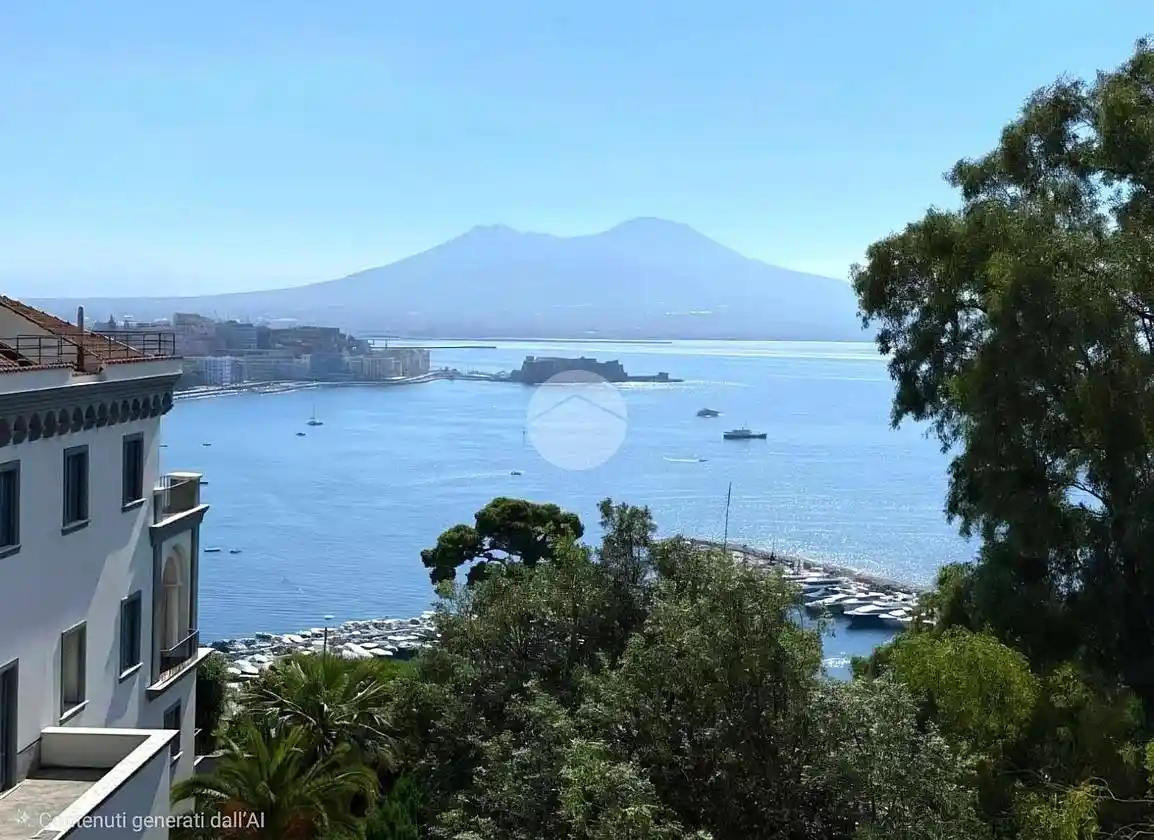 Appartamento in vendita a Napoli