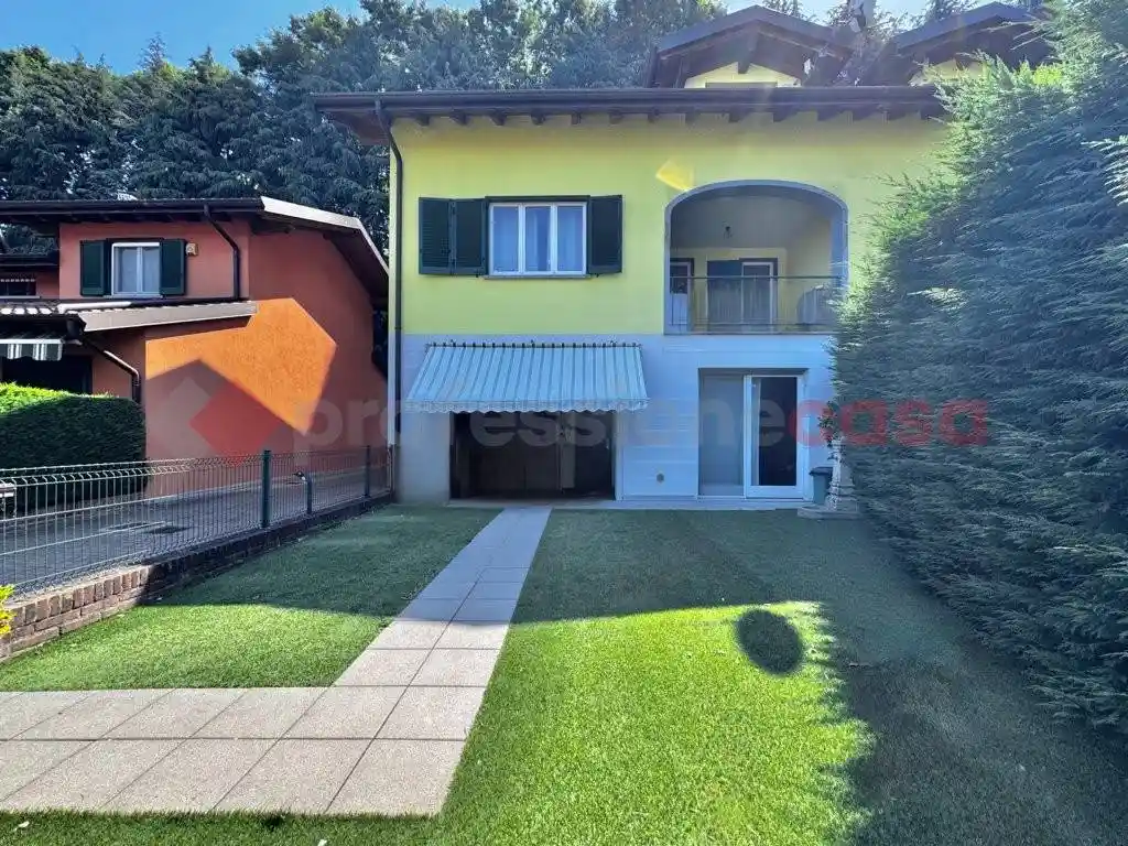 Villa in vendita a Castelletto Sopra Ticino