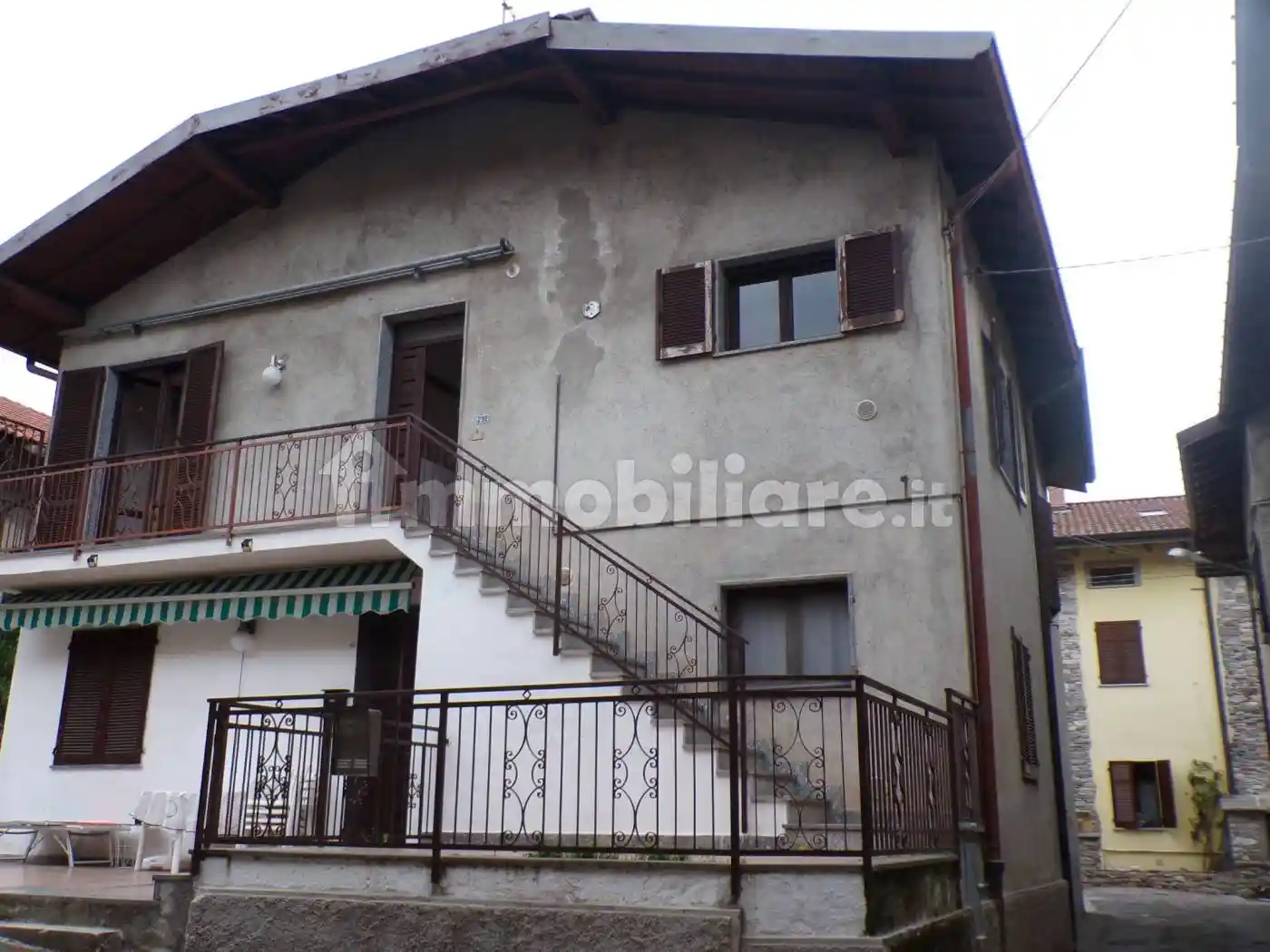 Appartamento in vendita a Travedona-Monate