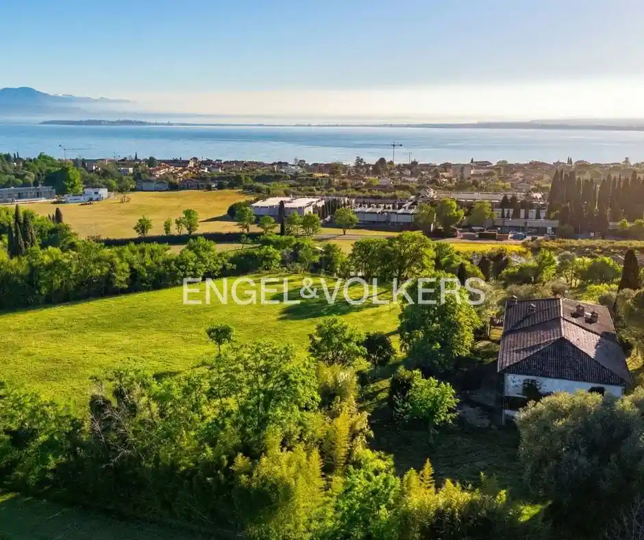Villa in vendita a Desenzano del Garda