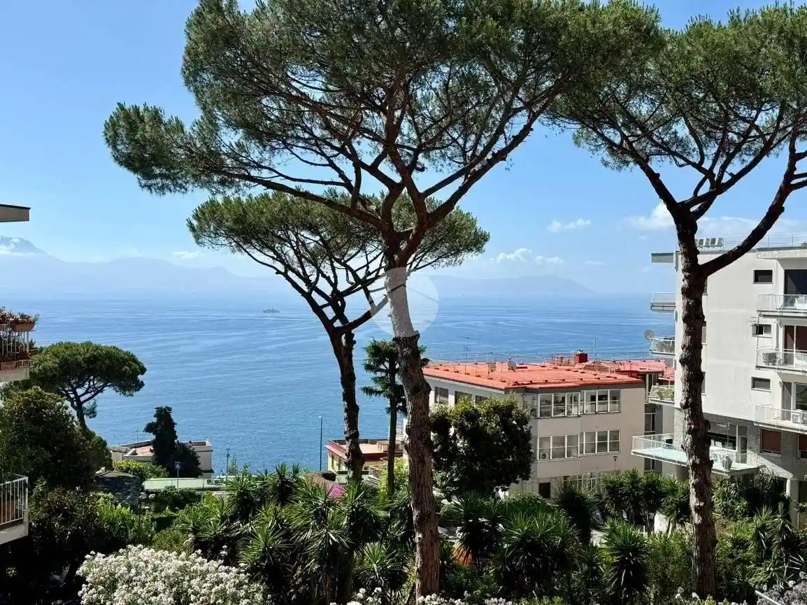 Appartamento in vendita a Napoli