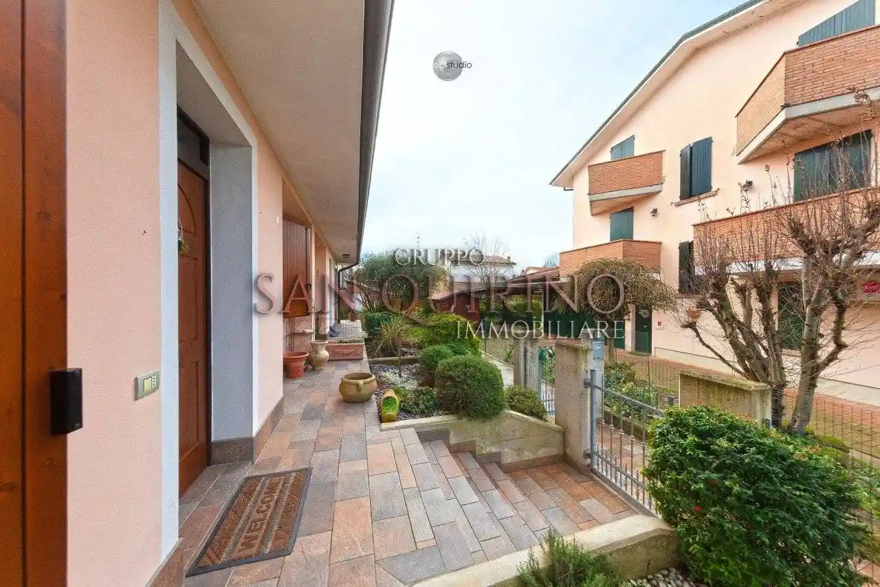 Villa in vendita a Novellara