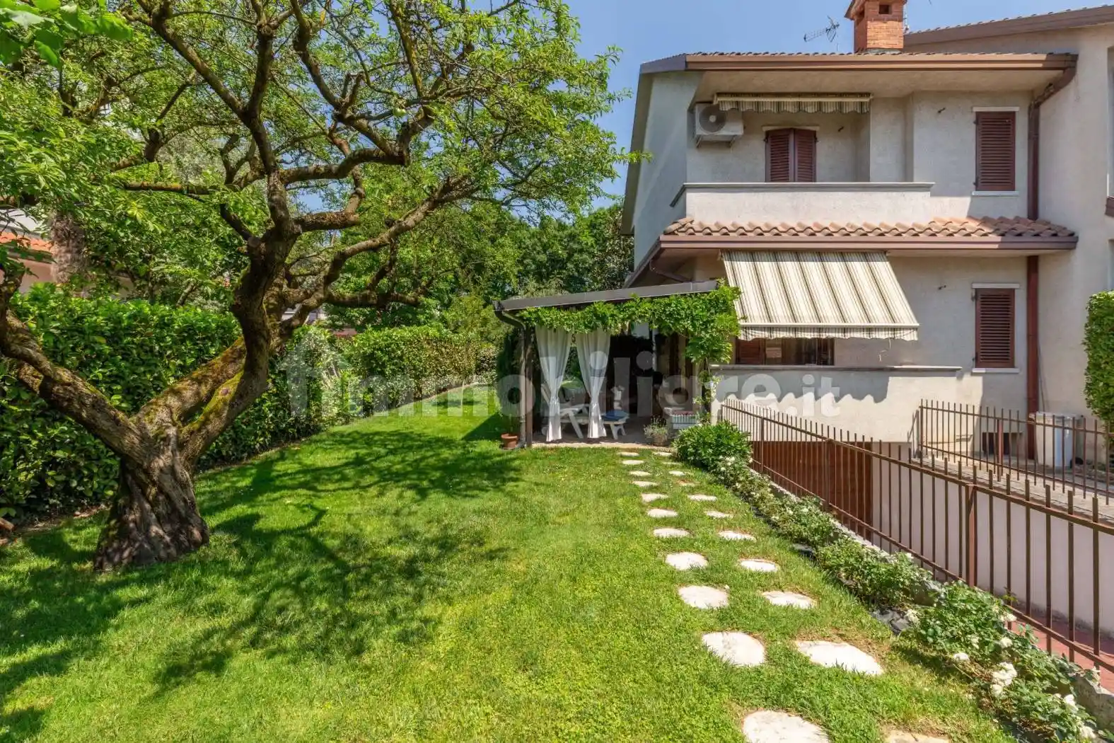 Villa in vendita a Basiano