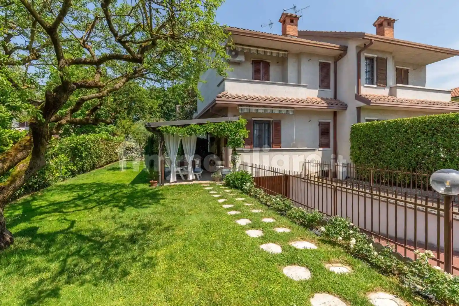 Villa - foto 2