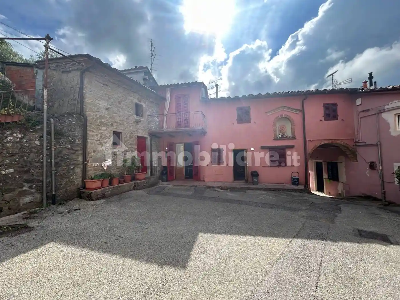 Casa indipendente in vendita a Pistoia