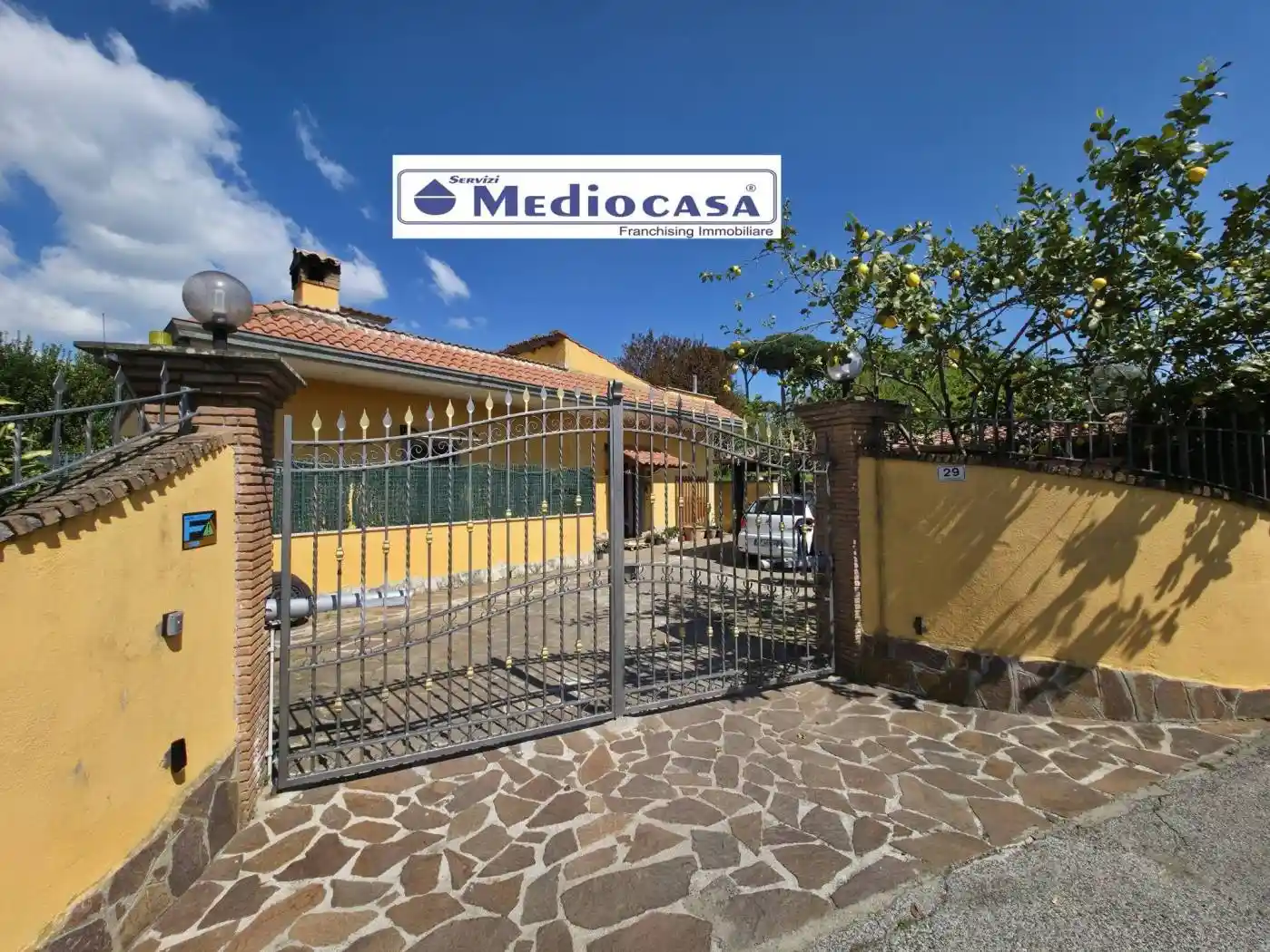 Villa in vendita a Lariano