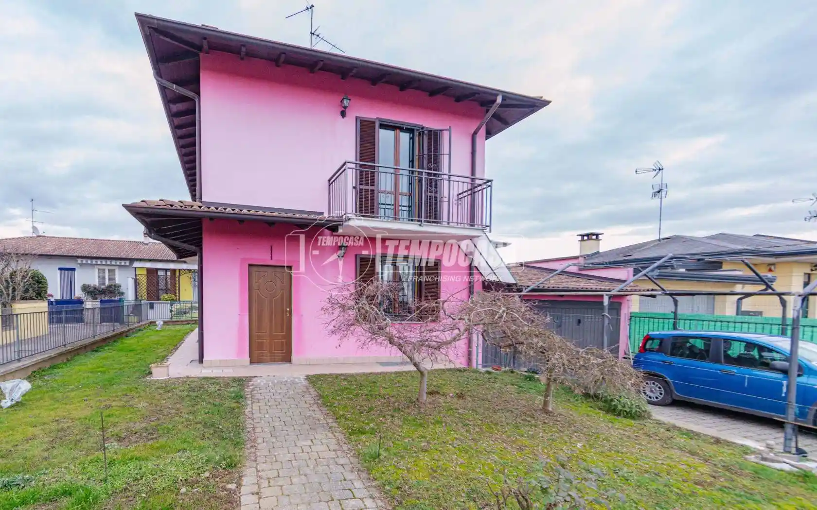 Villa in vendita a Dorno