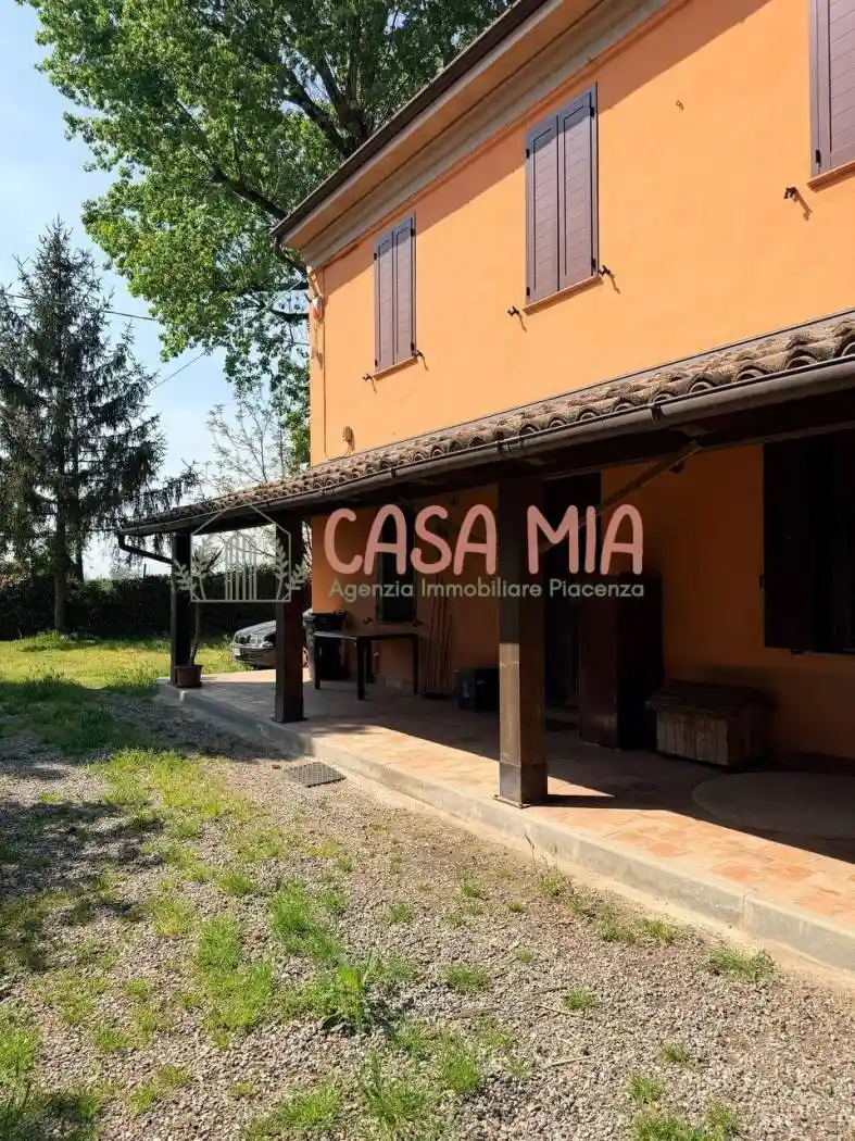 Rustico - Casale in vendita a Calendasco